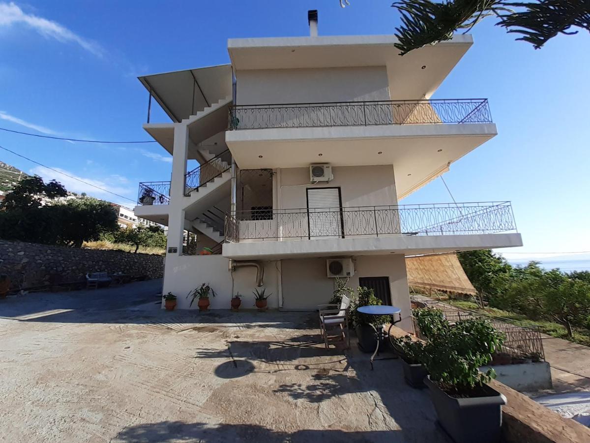 Apartment Kamari *