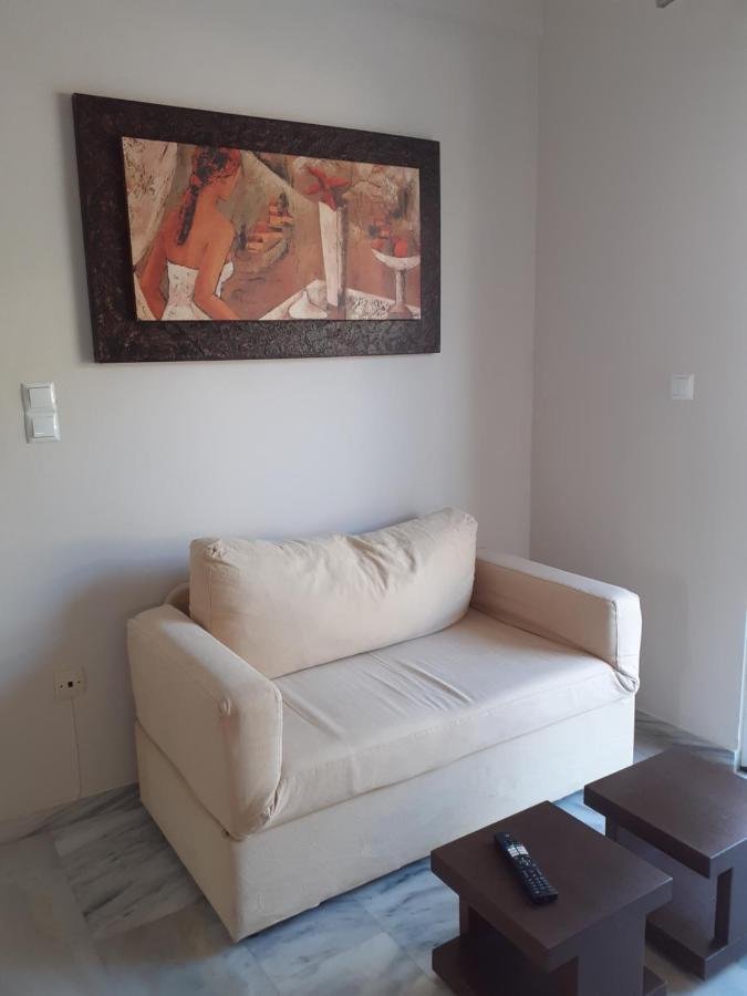 Kamari Apartment *