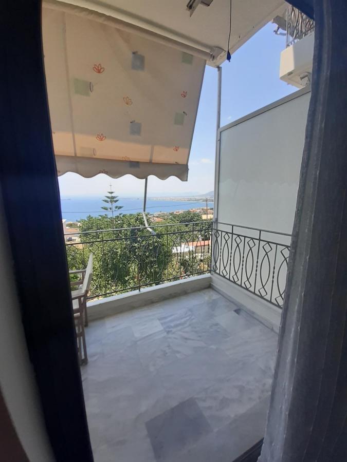 Apartment Kamari *